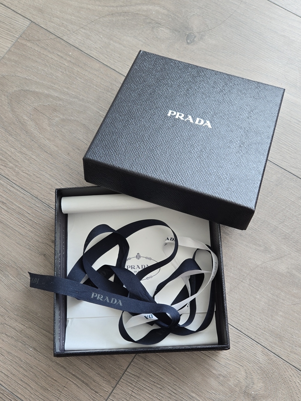 Prada Box - Picture 2 of 3